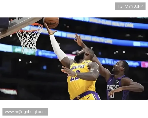 詹姆斯复出带队逆转勇士 詹皇火力全开贡献大三双