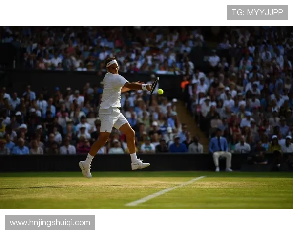 费德勒重返温网中心球场引爆全球球迷热议再掀网坛传奇新篇章