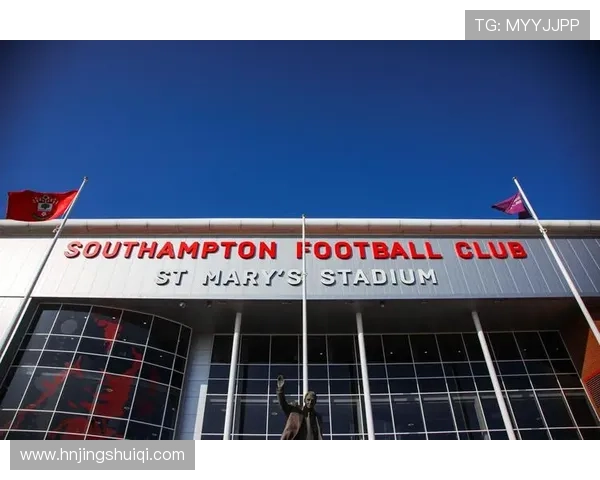 雷丁俱乐部的发展历程与英格兰足球历史中的独特地位分析